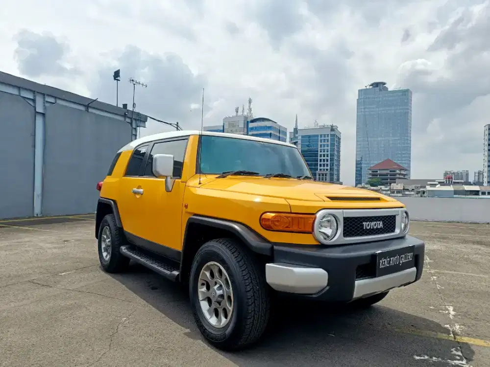 Toyota FJ Cruiser 2012 4.0L LIKE NEW KM LOW