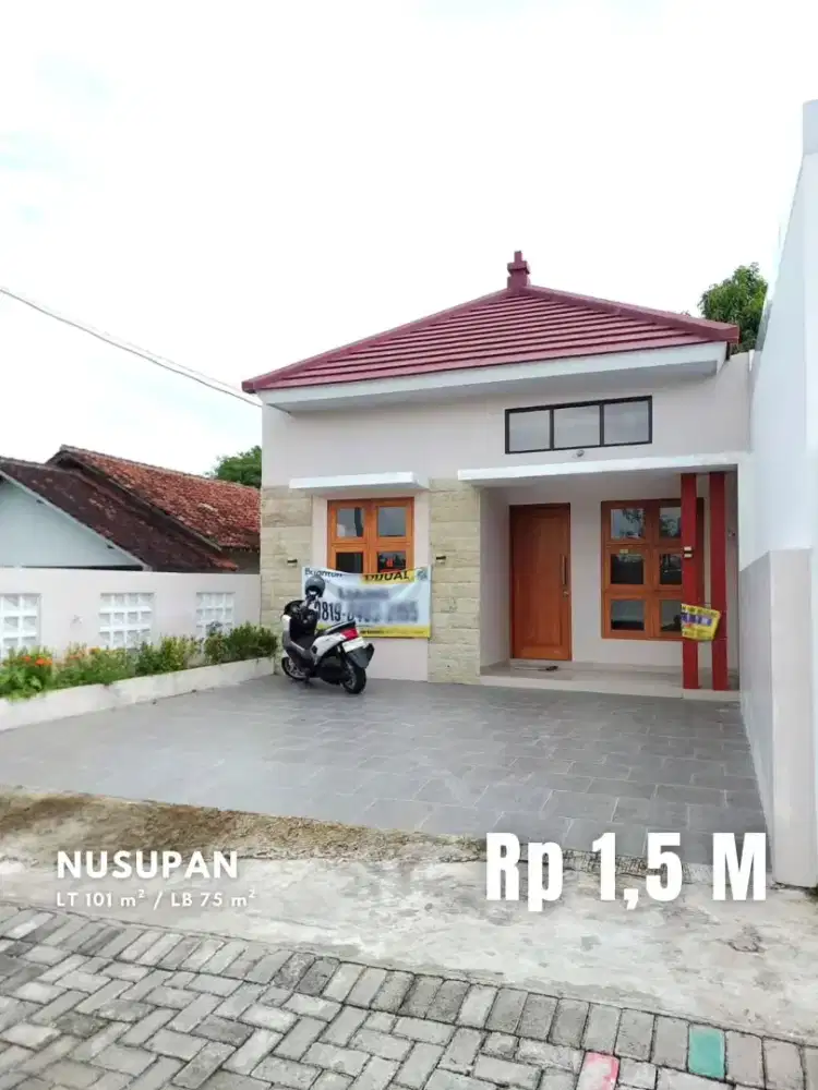 Dijual Rumah View Lapangan Bola Trihanggo dekat Jalan Kabupaten