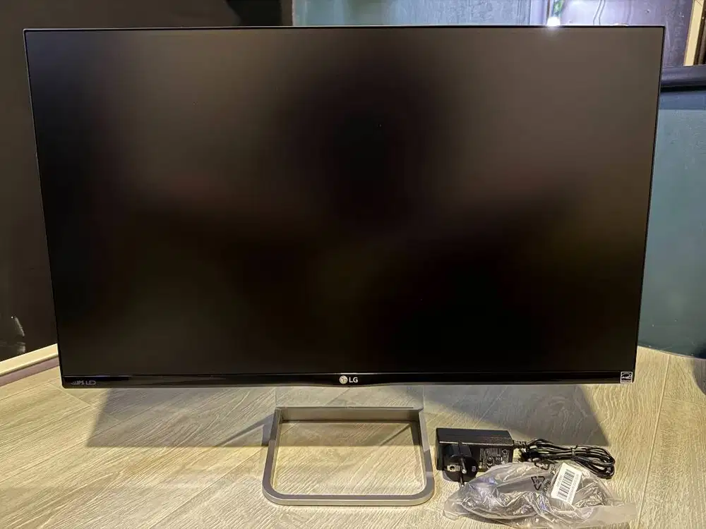 LED IPS Monitor LG 27 inch 27MP77HM-P kondisi mulus