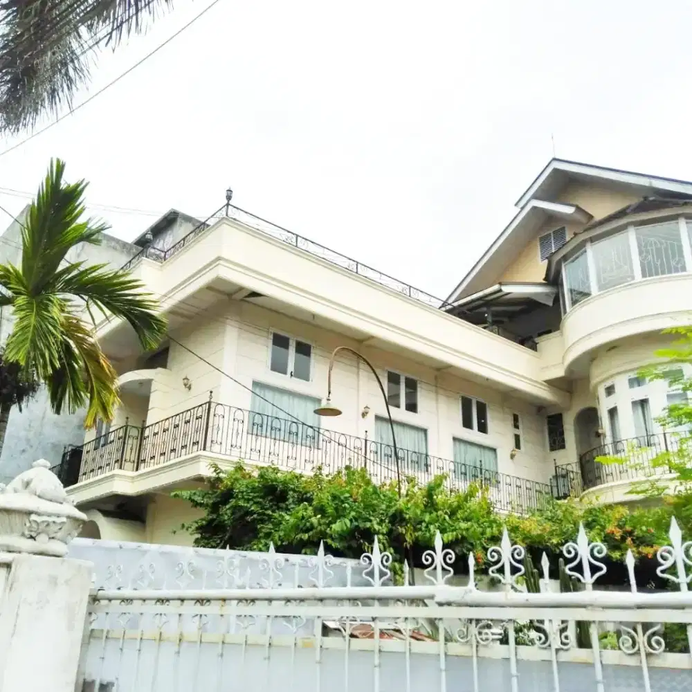 Rumah Mewah 3LT, Cocok Juga Untuk Kantor / Usaha, Di Jalan Utama Broni