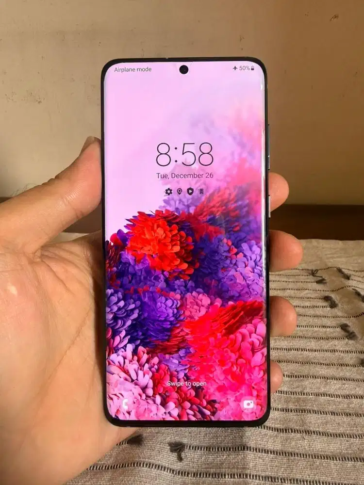 Samsung Galaxy S20 5G 12GB/128GB Docomo Snapdragon 865 Sinyal Aman