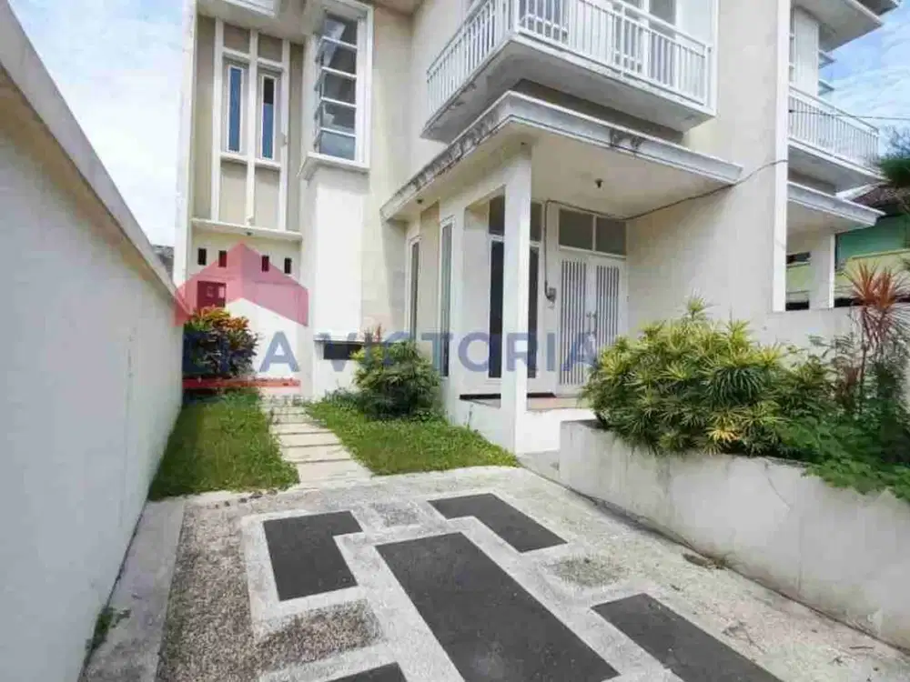 Rumah minimalis mewah di Tidar Karangbesuki Malang