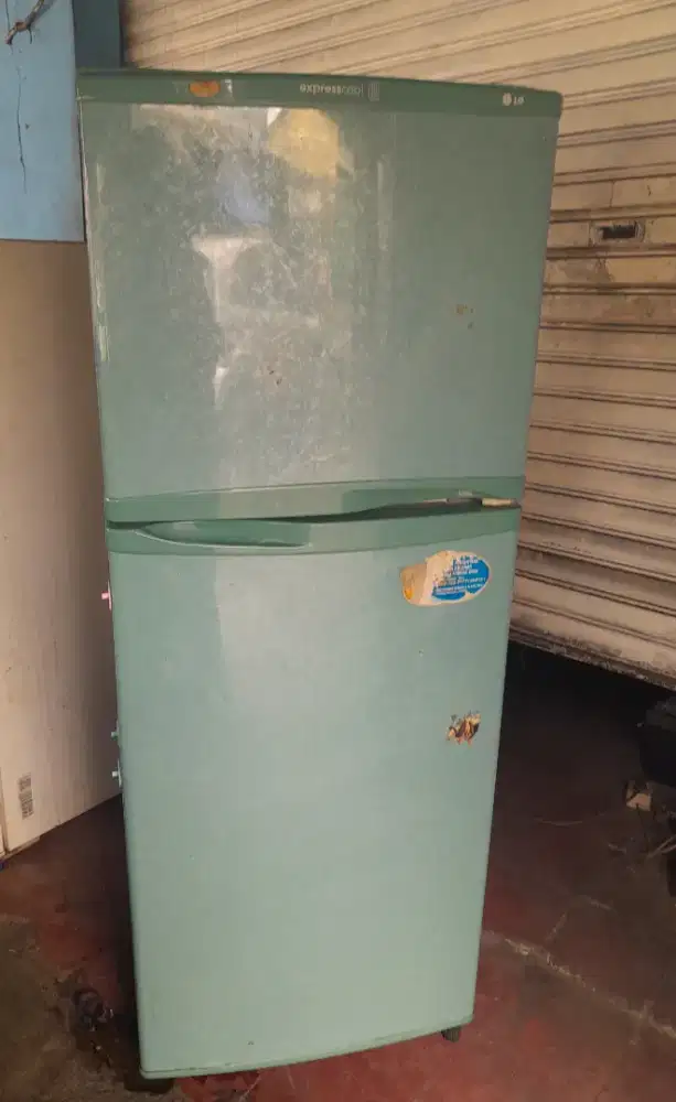 Kulkas 2 pintu merk LG