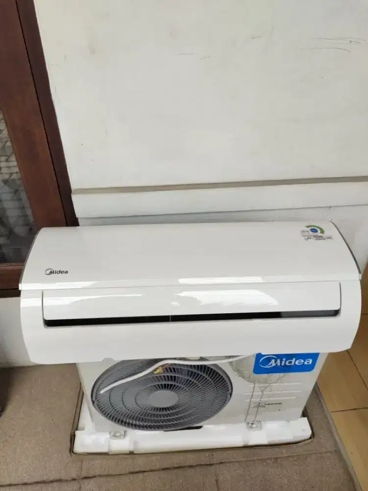 Dijual AC Midea 1/2 PK