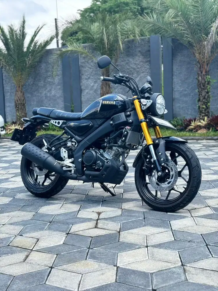 Yamaha XSR 155 VVA Hitam Metalik 2025 Odo 1rb Koko Motor