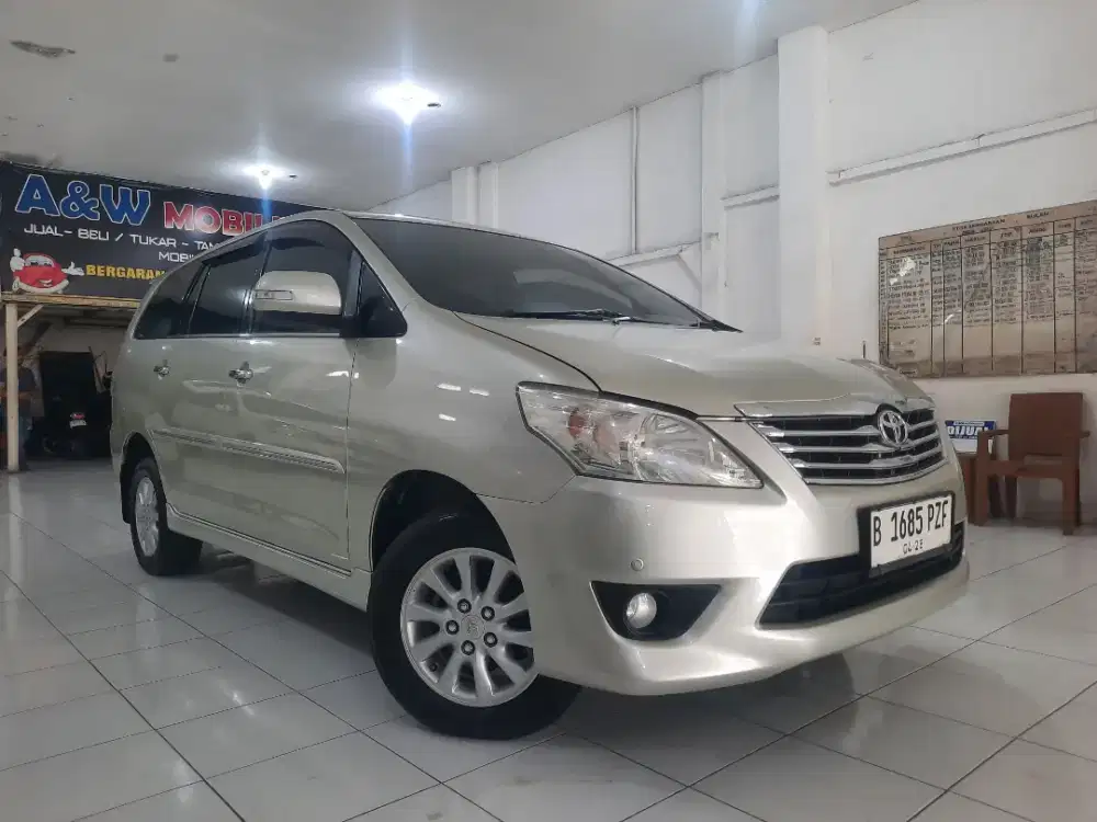 DP MURAH TOYOTA KIJANG INNOVA 2.0 V MATIC 2013 BENSIN SILVER