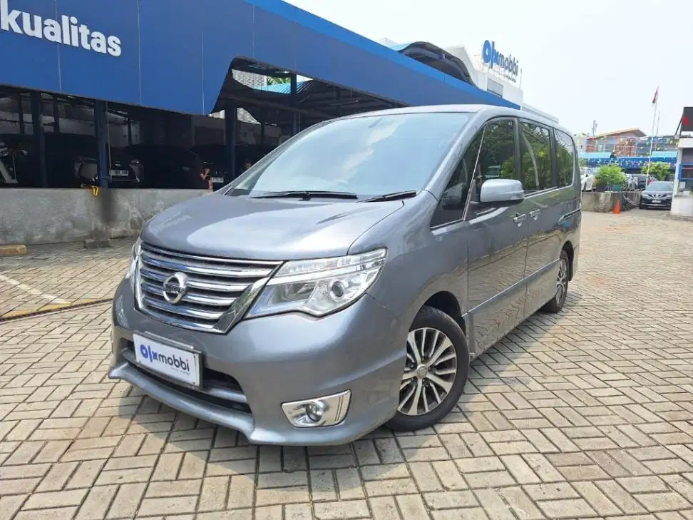 LOW DP Nissan Serena 2.0 Highway Star Bensin-AT 2018 UKK