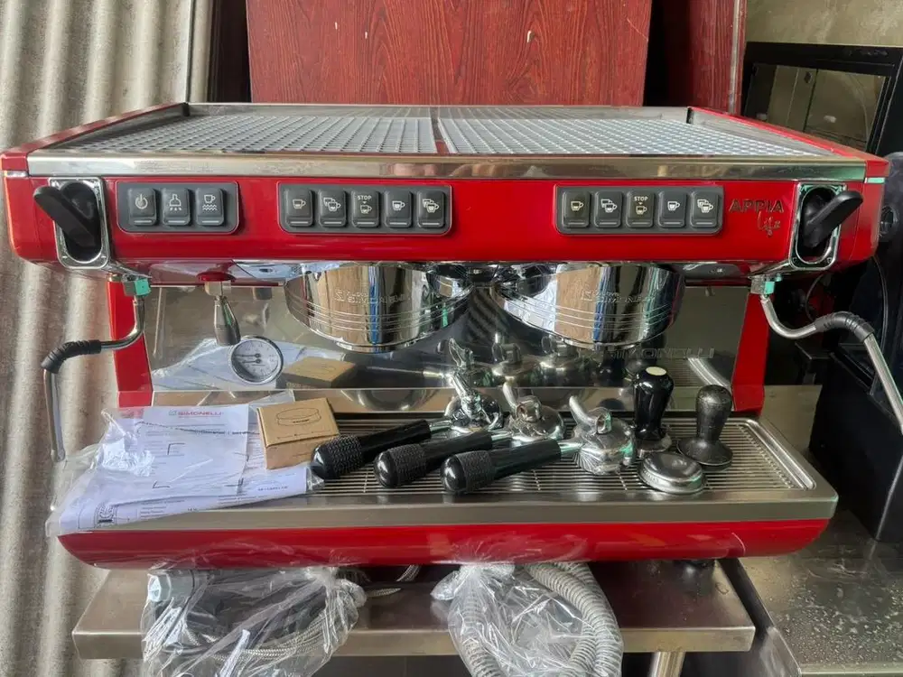 Jual cpat mesin kopi Simonelli appia life thun 2021 kondisi baik