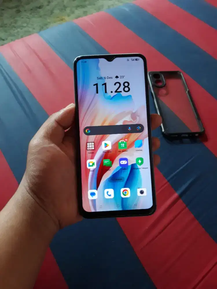 Oppo A18 4/128 Resmi