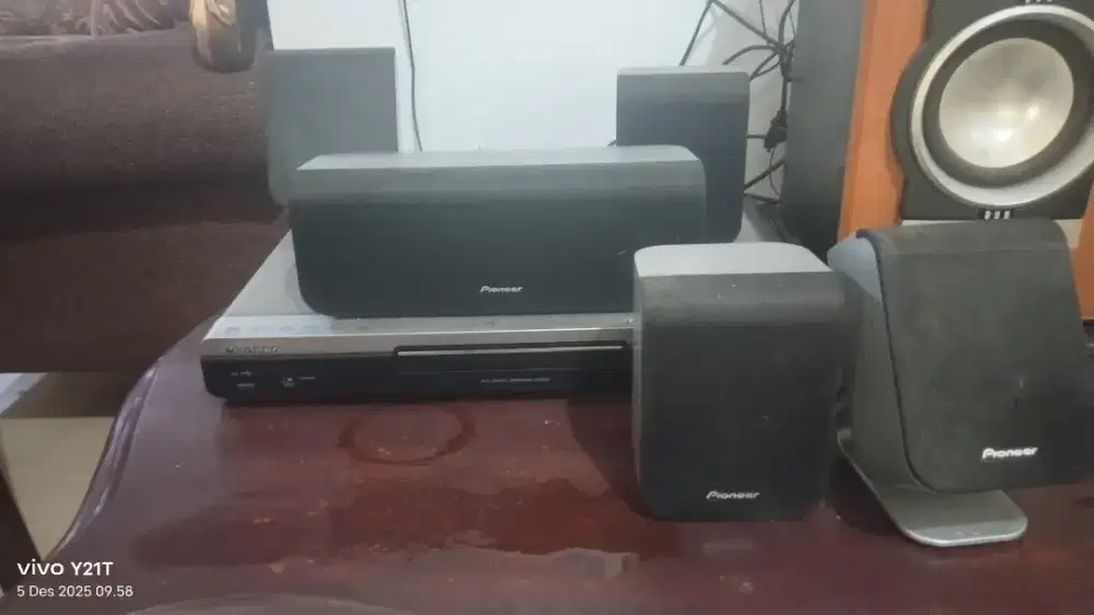 Dvd dan speaker merk Pioneer
