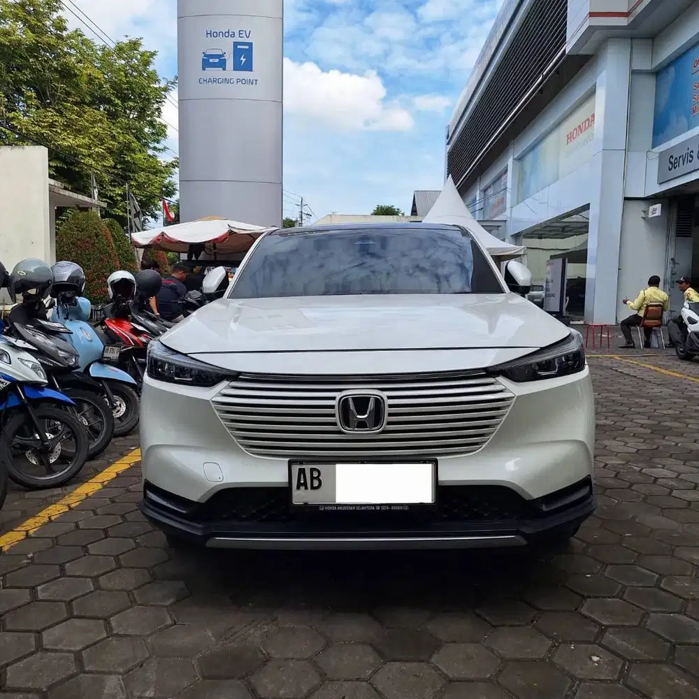 Honda HRV SE 2023 Plat AB Tgn 1 Km 40 rb record
