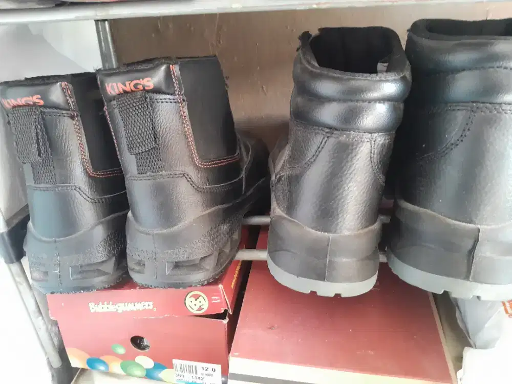 SEPATU SAFETY WARNA HITAM