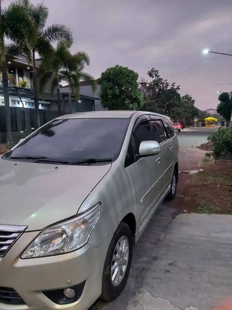 LANGKA! Dijual Innova Diesel 2012 2.5V Solar Silver Metalic KM 9X.XXX