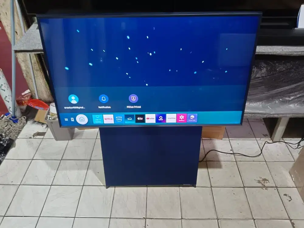Samsung the sero 43” qled