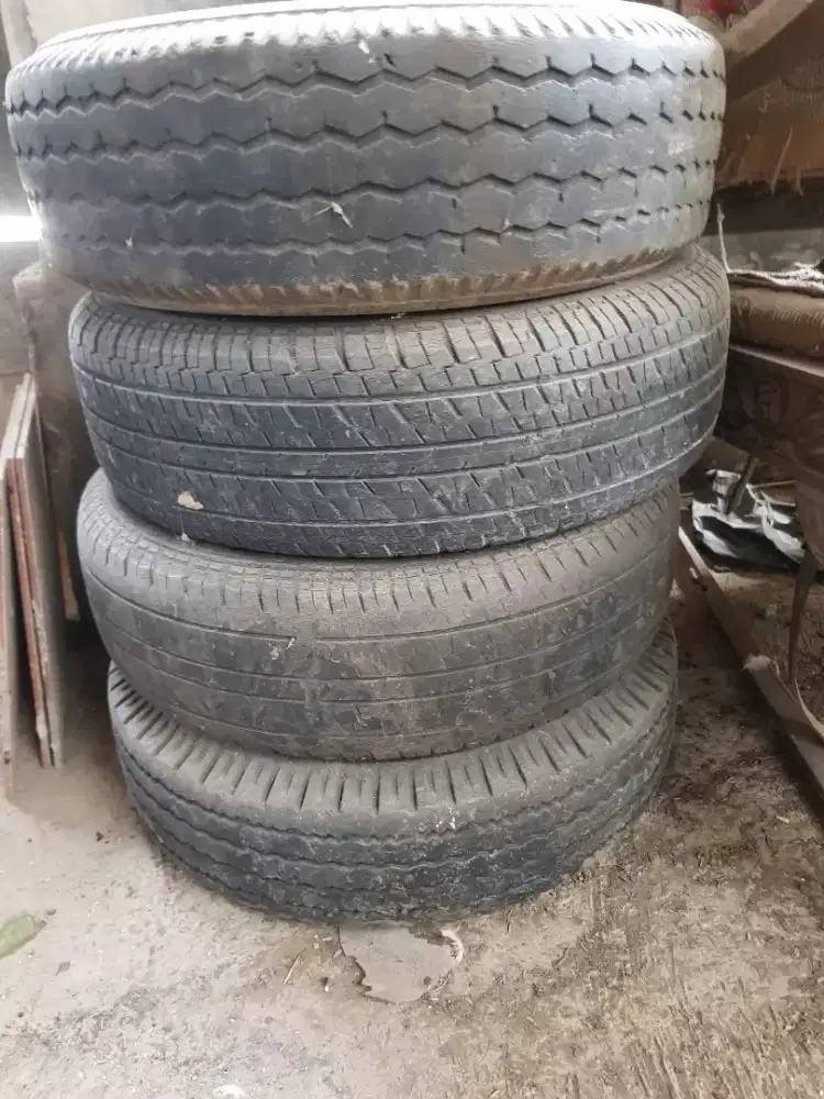 ban bekas ring 10 st/hijet