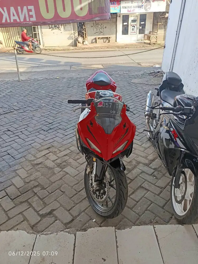 DIJUAL CEPATT CBR 150R K45 R 16 jutaan