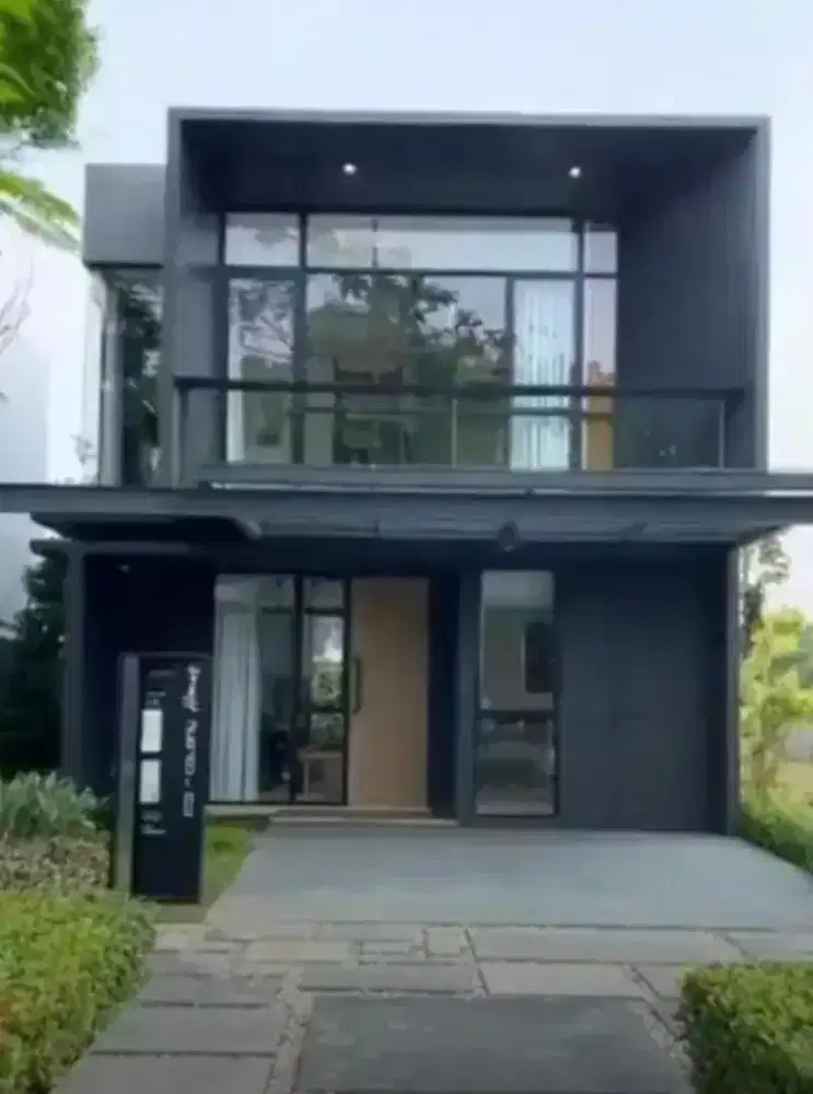 Rumah 2 lantai The Colony Lippo Cikarang