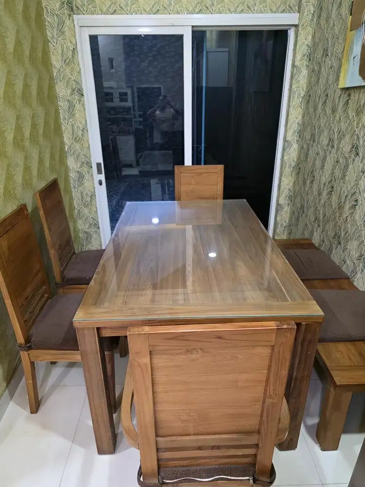 Meja makan kayu jati