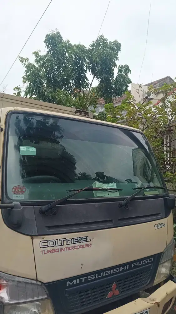 Jual tinggal pakai mitsubishi chanter 2014box aluminium