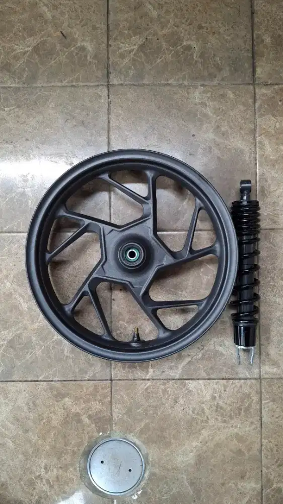 Velg vario 160 depan dan shock belakang vario 160 original copotan