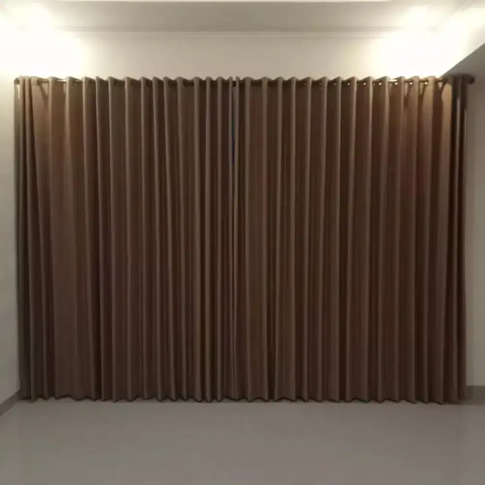 Gorden warna coklat tua