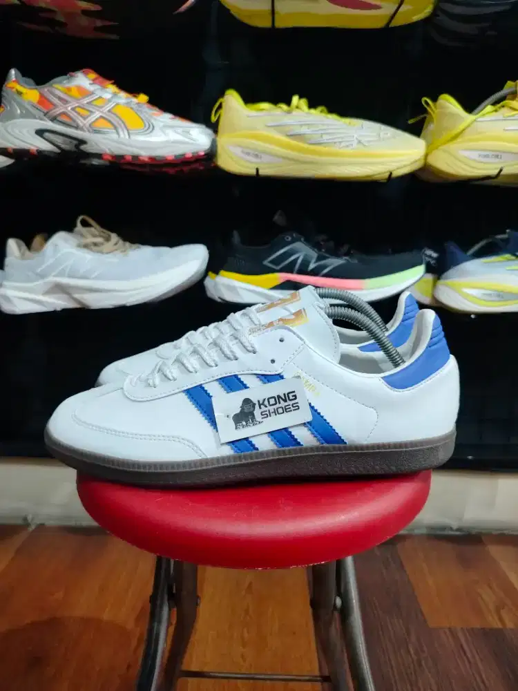 SEPATU ADI SMBA WHITE BLUE