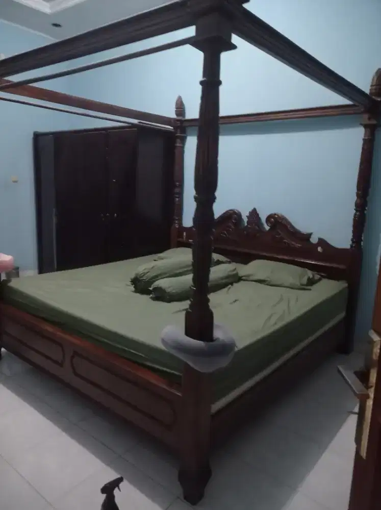 Dipan Kayu Jati dan Kasur