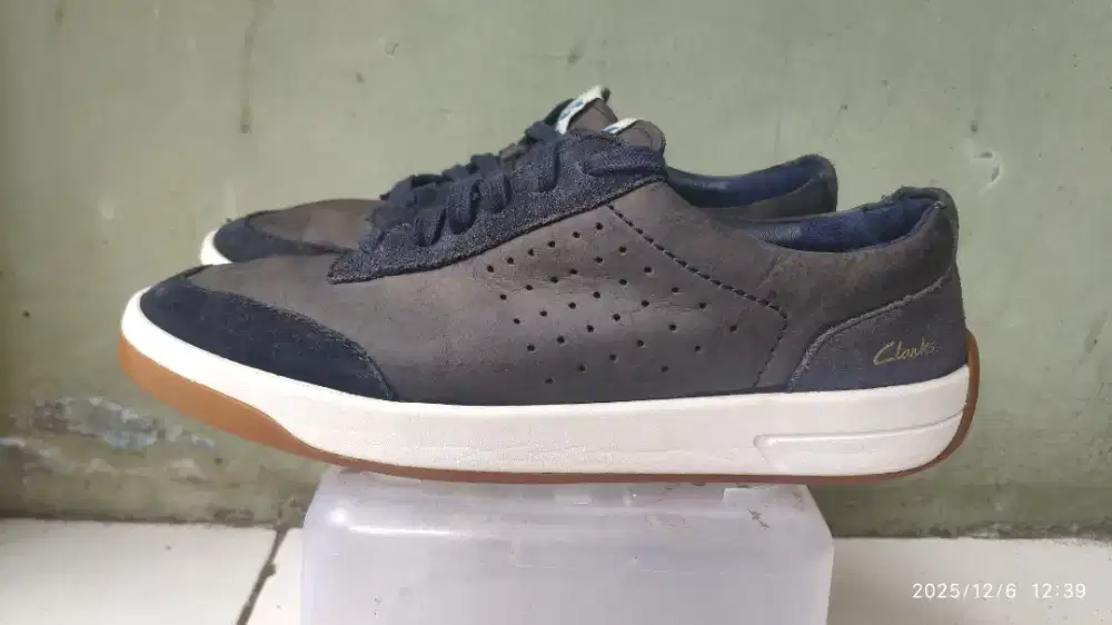 Sepatu Clarks casual size 41.5