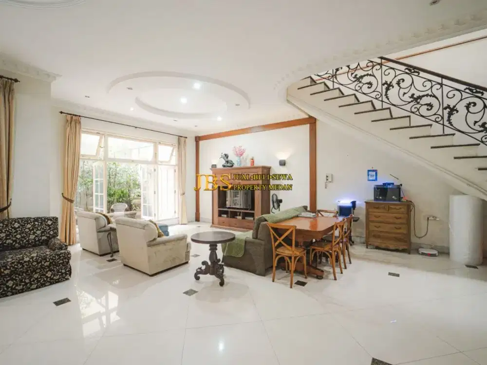 Dijual Rumah di Komplek Cemara Asri Medan Jalan Anggrek