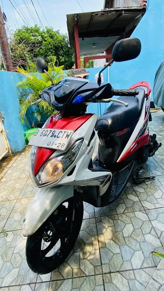 Dijual Motor Xeon Warna Putih Merah Tahun 2012