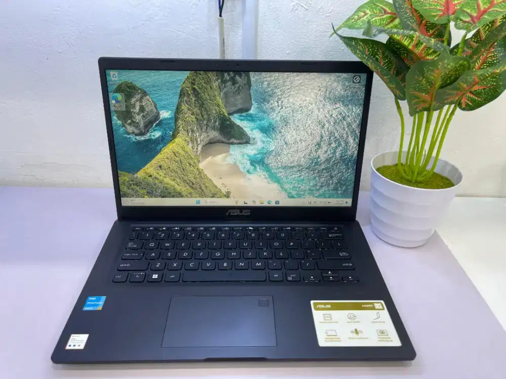 ASUS X145E
Pentium Gold 7505 
Ram 8GB 
SSD 256GB
Display 14 FHD
Win11