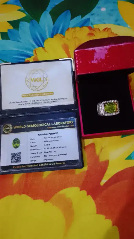 Cincin permata natural peridot