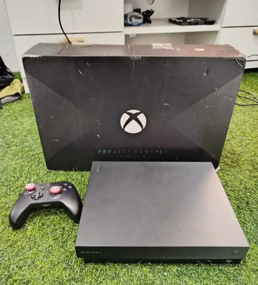 Xbox one lengkap dus , kondisi like new , tinggal pakai aja