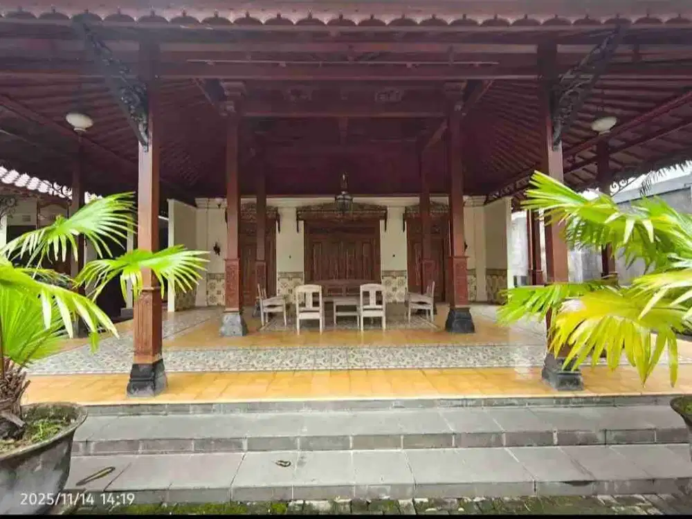 Dijual rumah joglo di colomadu karanganyar