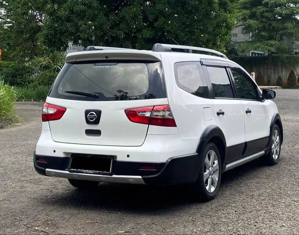 TDP 15 JUTA Grand Livina X-Gear 1.5 AT 7 Seater 2018 Putih Cash Kredit