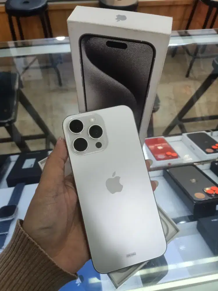 IPhone 15 Pro Max 256GB White Titanium Ex Garansi Resmi