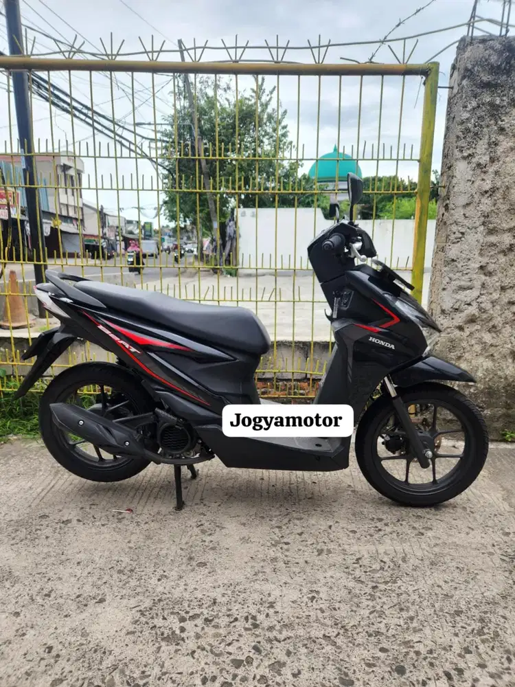 (B) honda new beat di tahun 2024