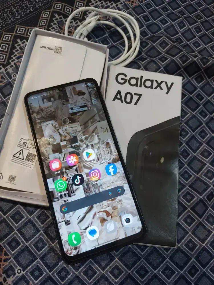 Seperti baru Samsung A 07