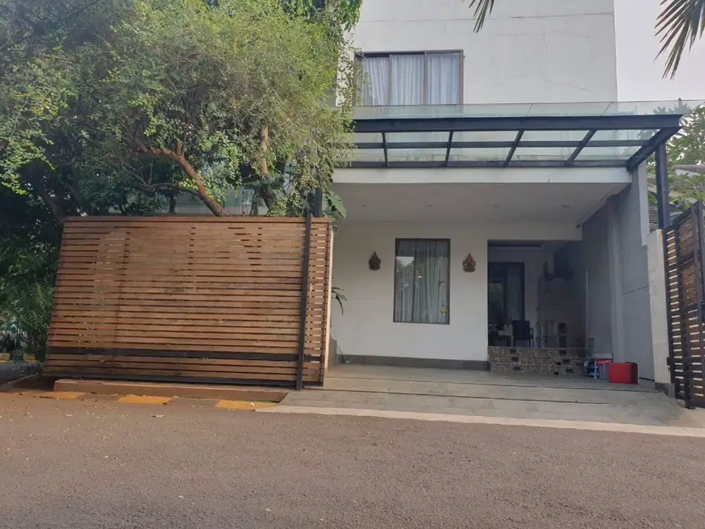 RUMAH 3 LANTAI SIAP HUNI DI PERUMAHAN NUSA LOKA BSD