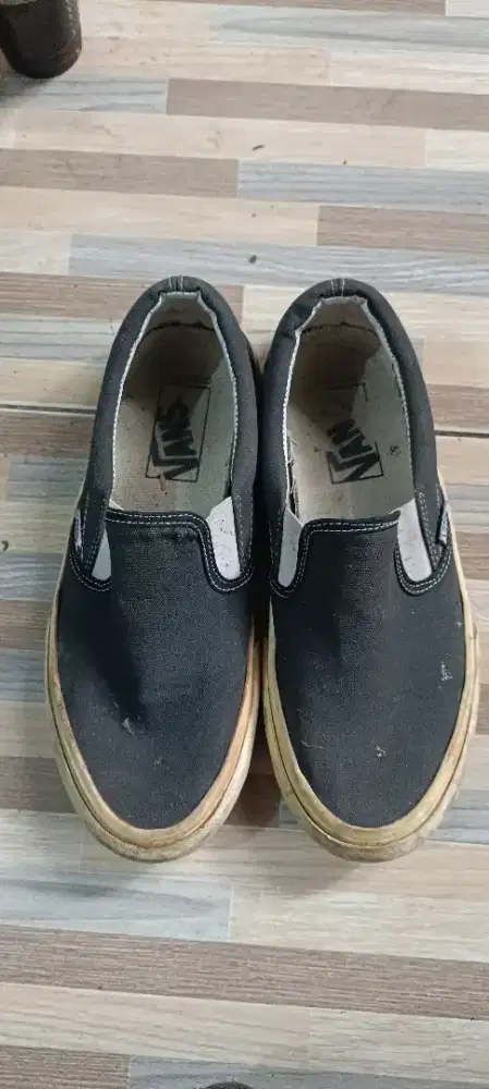 Sepatu Vans Slip On - HSC 2025