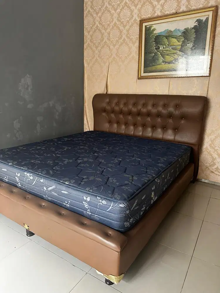 dijual tempat tidur ukuran 180 x 200