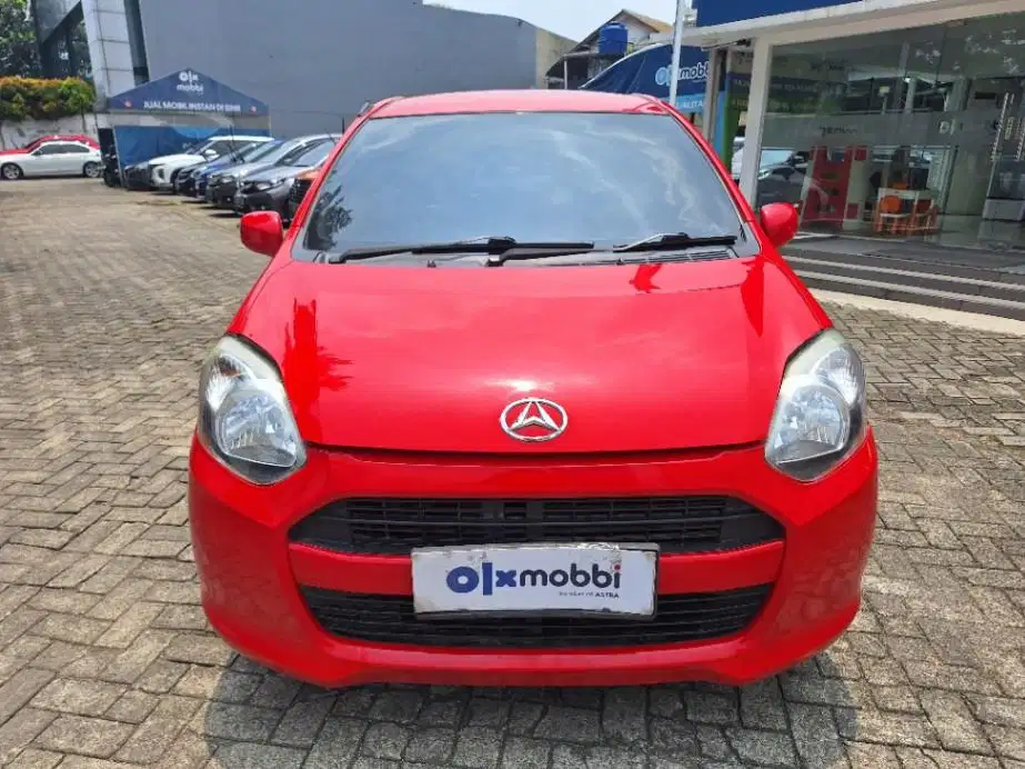 DP MURAH Daihatsu Ayla 1.0 M Bensin-MT 2017 Merah C5YKA