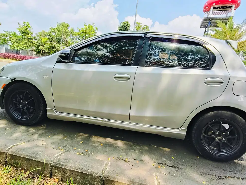 Toyota Etios Valco 2013 Bensin
