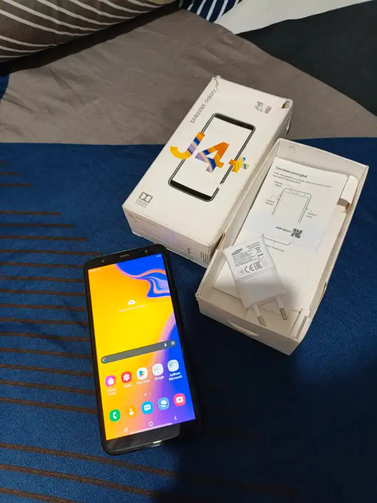 Samsung galaxy J4+ Normal Siap pakai