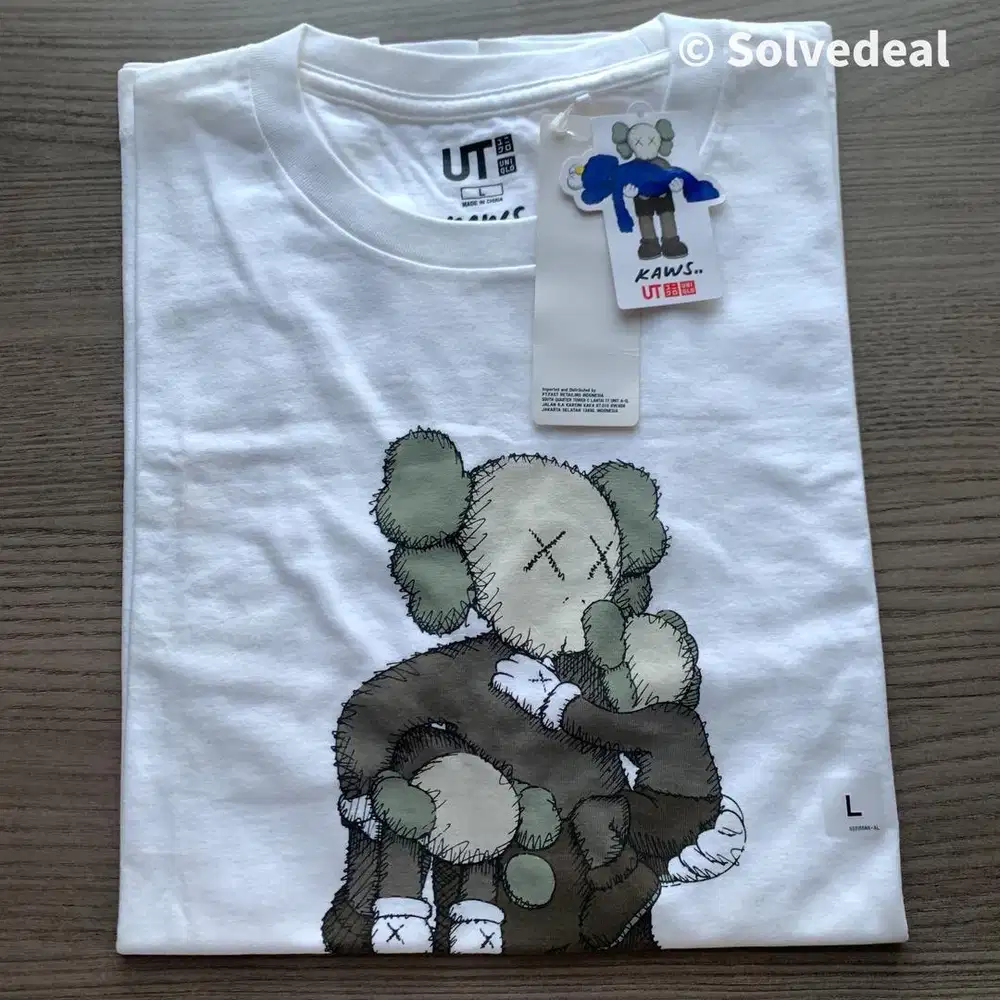 Kaos Uniqlo Kaws Clean Slate Putih Size L