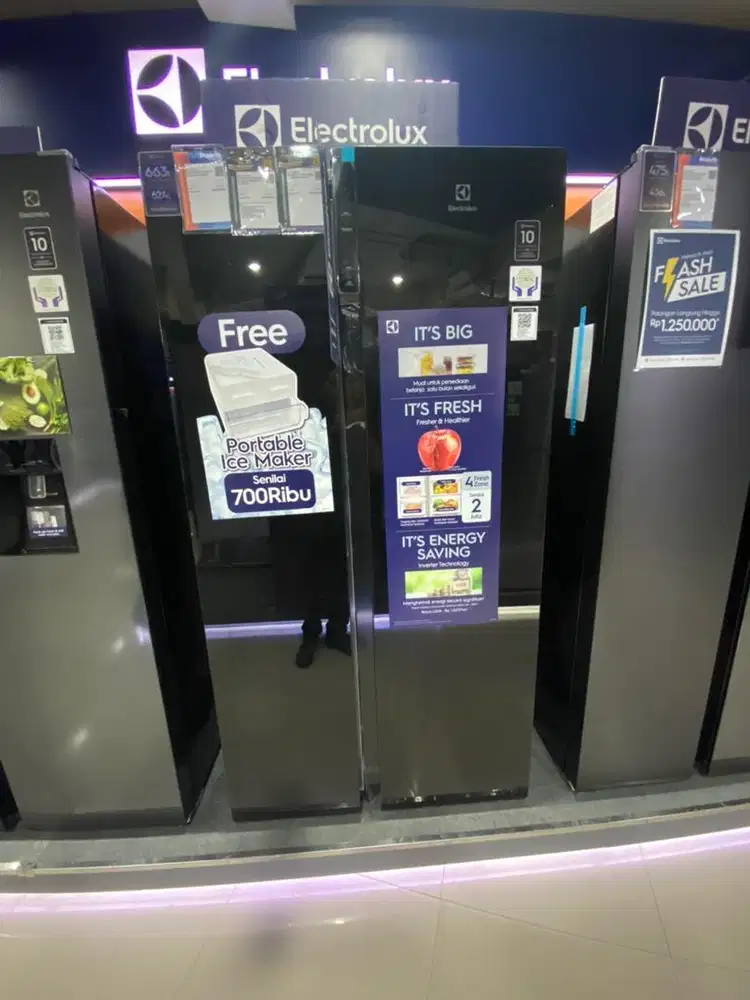 ELECTROLUX Kulkas Side by Side