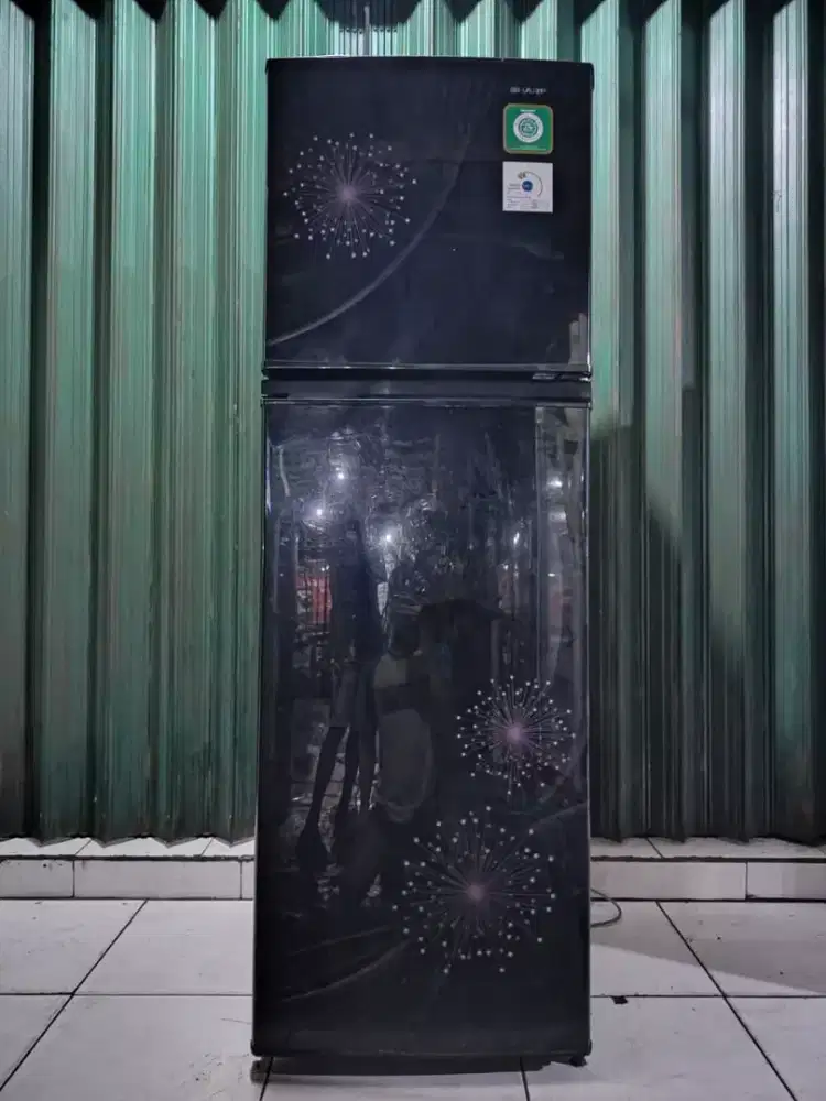 Kulkas 2 pintu merk Sharp