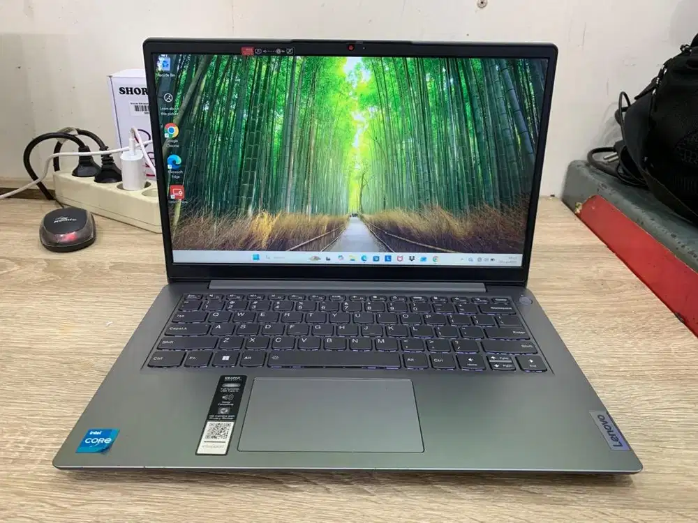 Lenovo ideapad slim 3i intel core i3-1215u unit charger