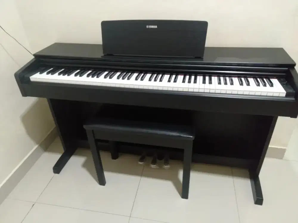 Yamaha electric Piano YDP-143B