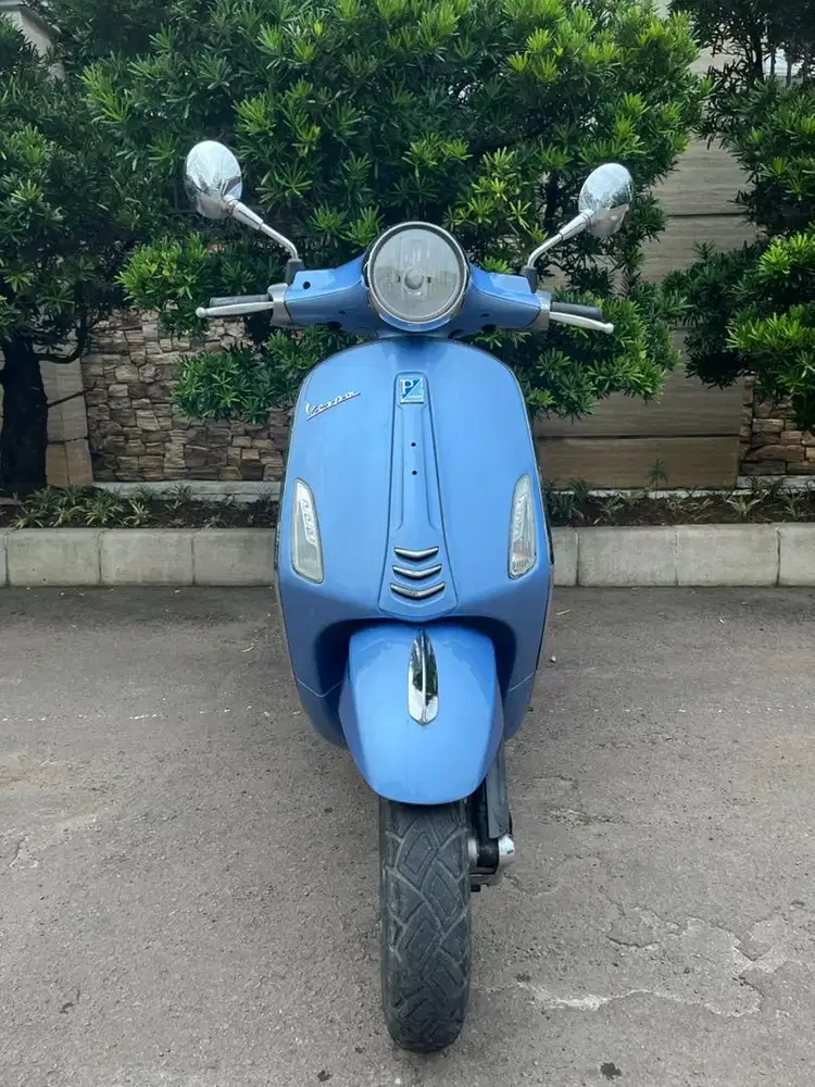 Vespa Primavera 2014 matic biru muda